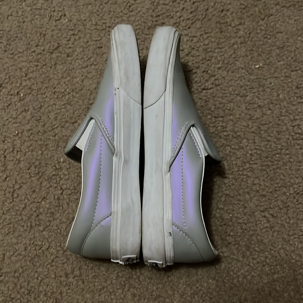 Vans - Picture 2 of 8